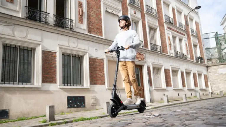 Caught in the Rain? The Truth About E-Scooters and Water Resistance