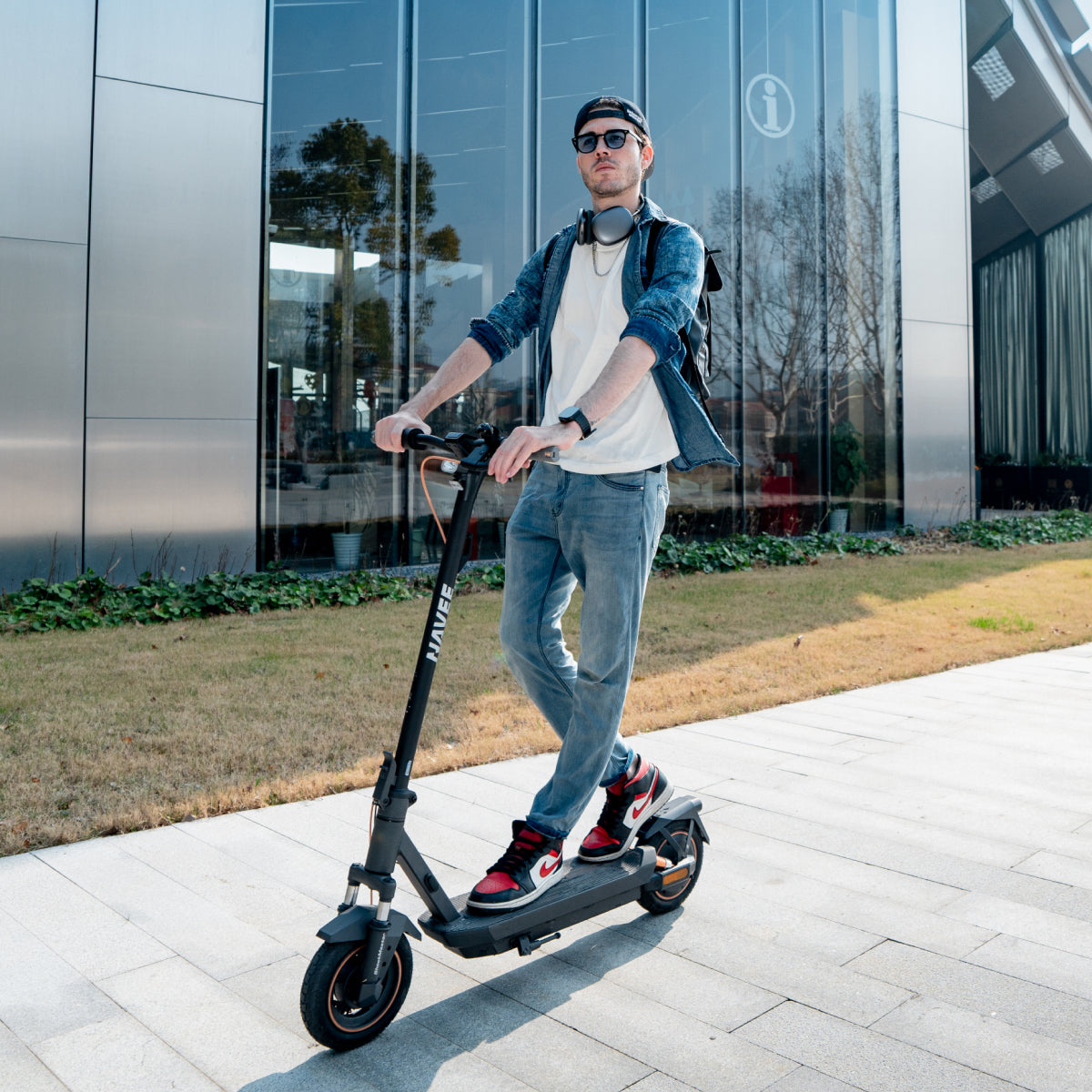 NAVEE GT3 Max | Long-Range Commuter Scooter