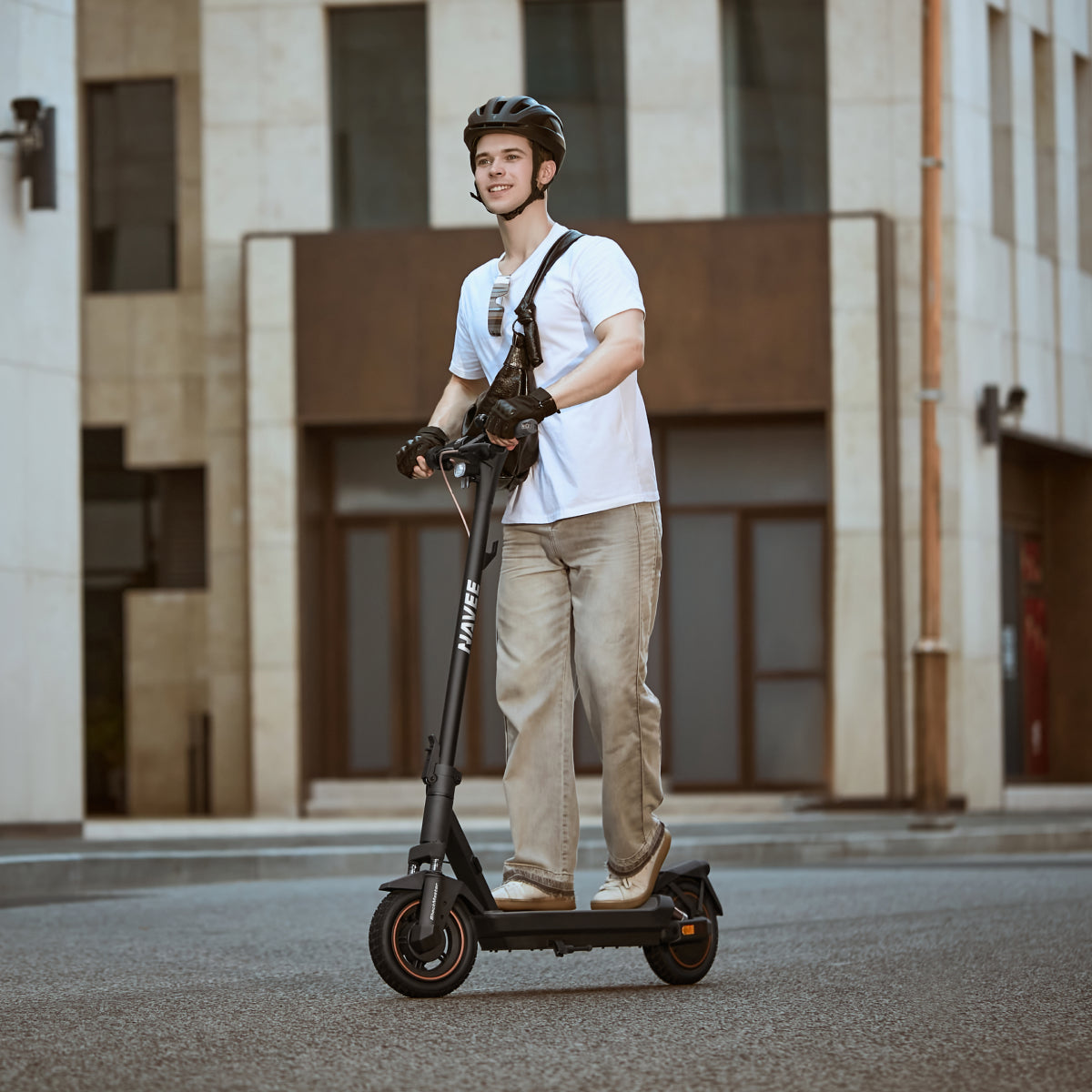 NAVEE GT3 Pro | High-Torque Commuter Scooter