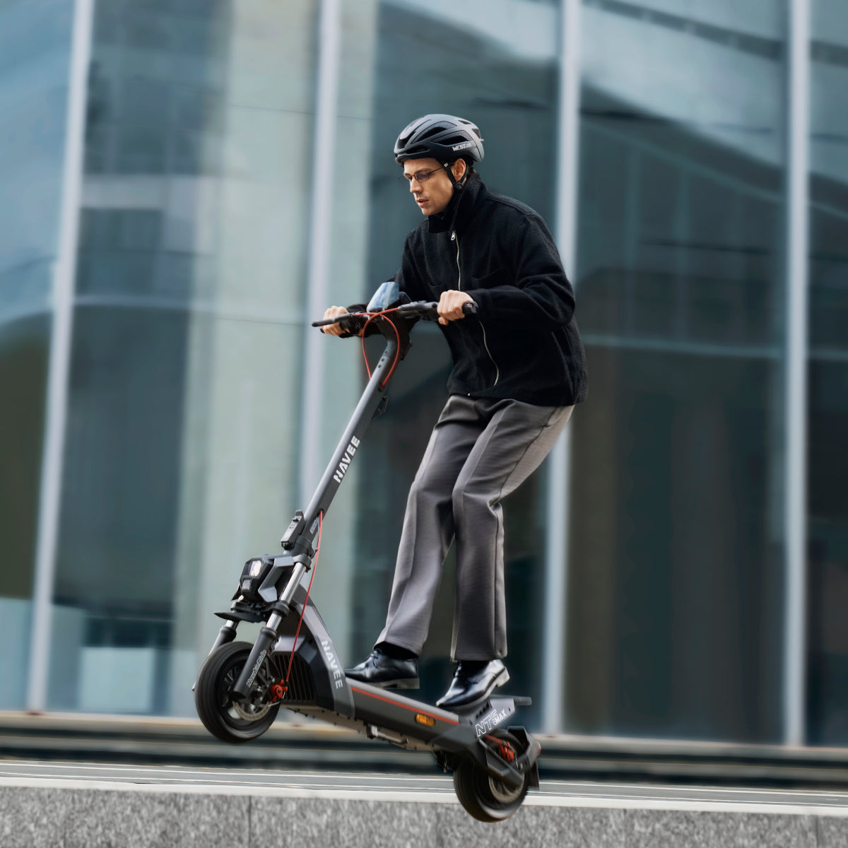 NAVEE NT5 Max | 31 MPH Urban Performance Scooter