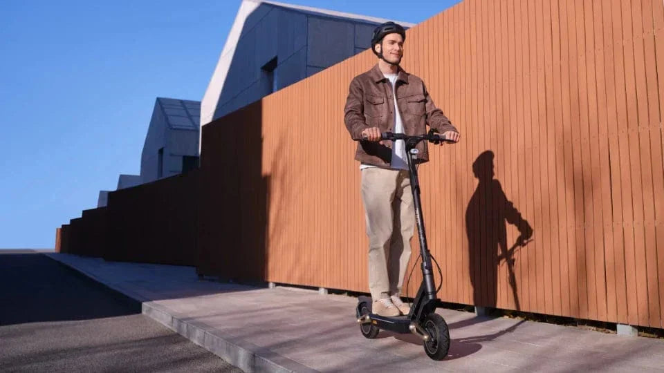 NAVEE Electric Scooters
