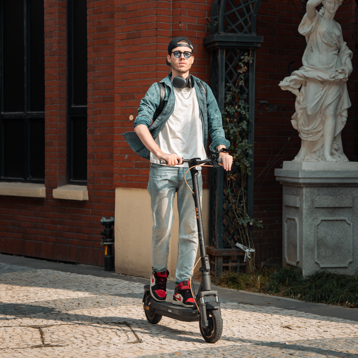 NAVEE GT3 Pro | High-Torque Commuter Scooter