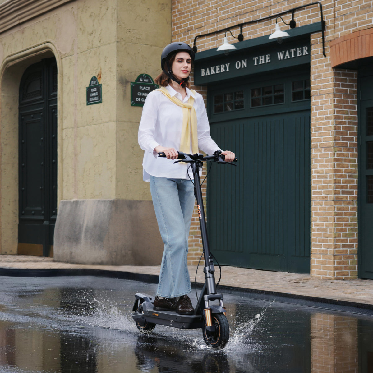 NAVEE GT5 Max | Smart Commuter Scooter with TCS
