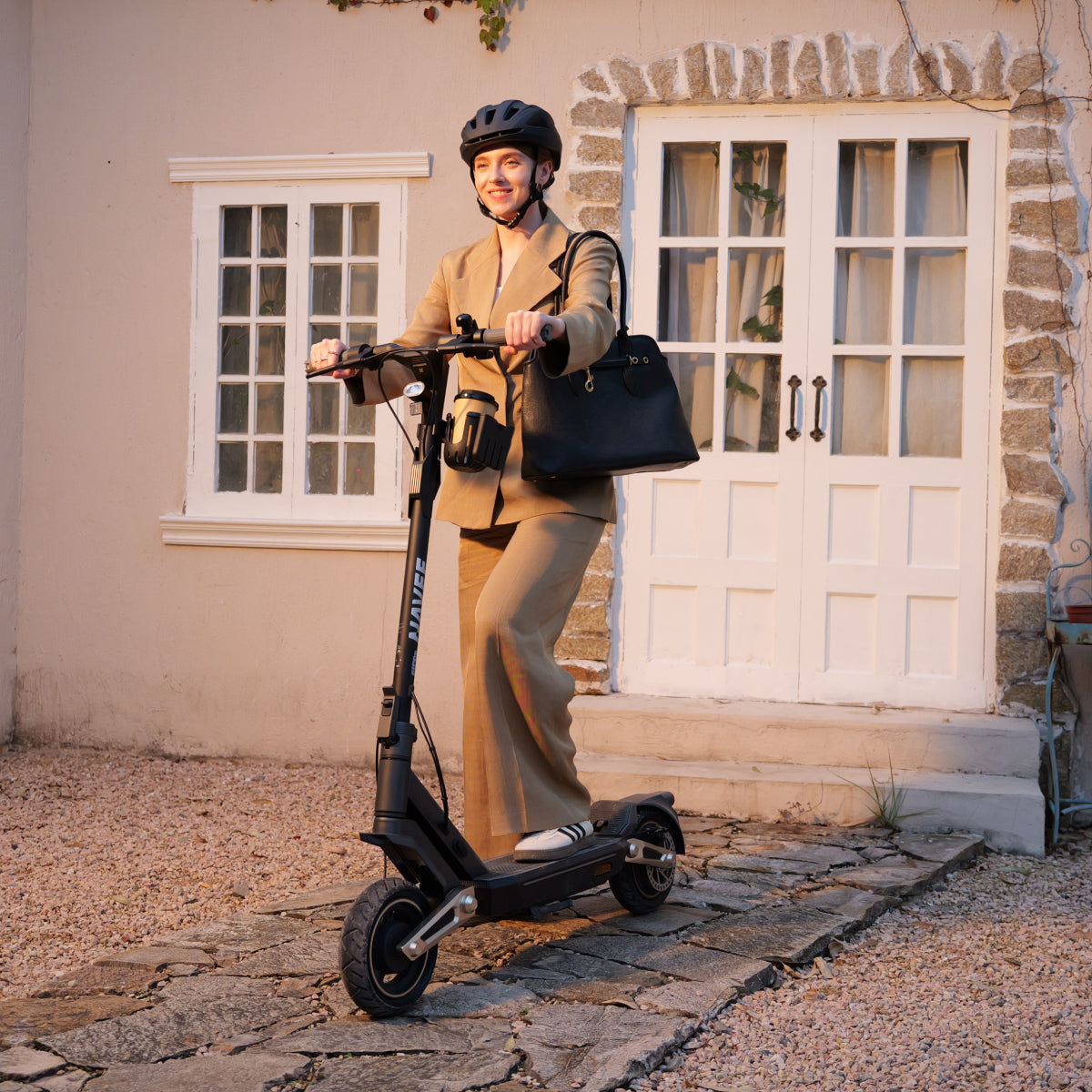 NAVEE ST3 | Smooth City Electric Scooter